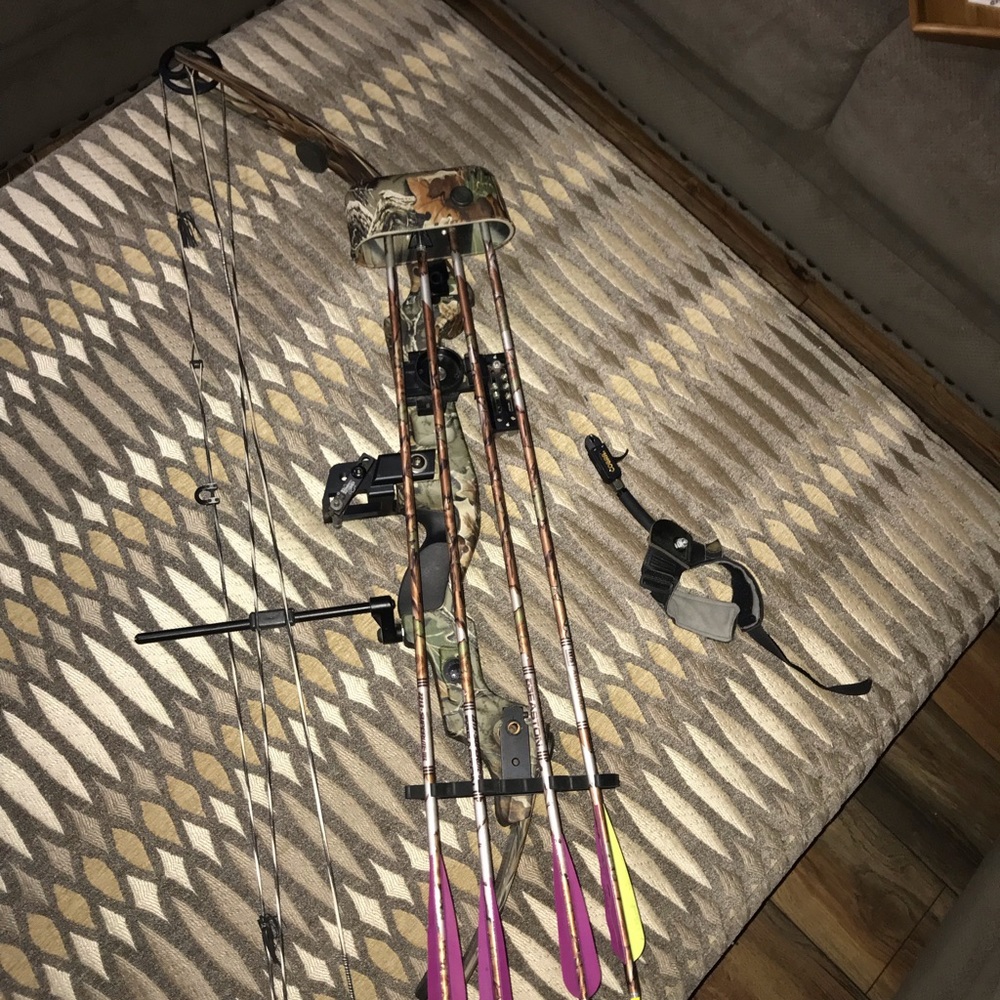 Bear  super strike compound bow